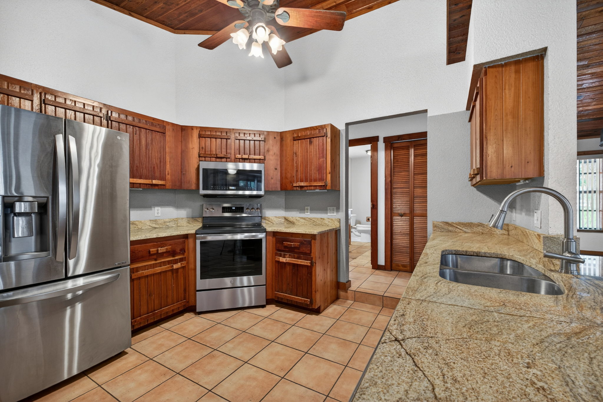 9142 Lake Downs Way — frame 4